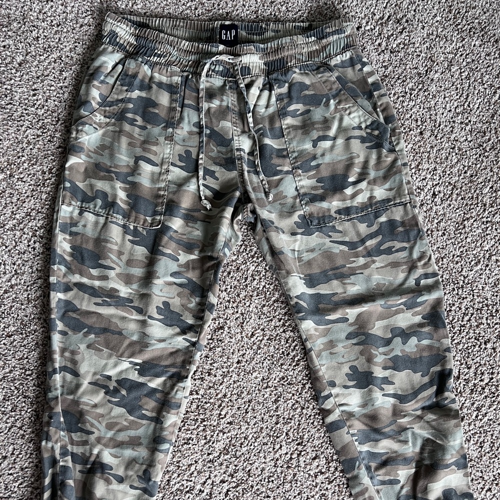 Women’s Gap Camo Joggers